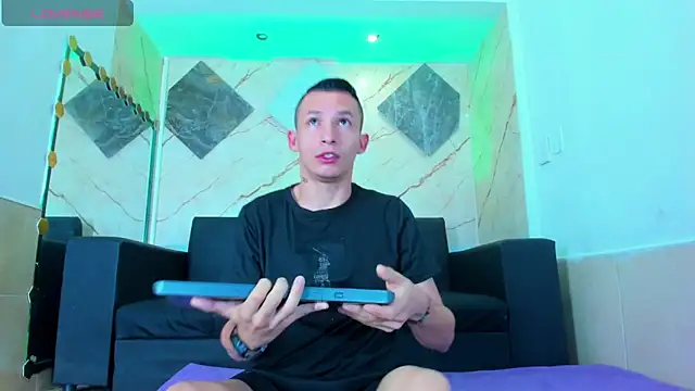 Isaak 26 online show from April 2026 11:11:01 AM