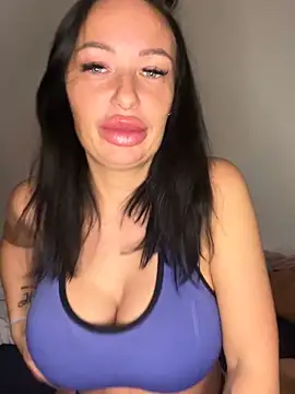 Snapshot of SaraHotDiamond_xoxo chatting on April 2026 07:19:02 PM SaraHotDiamond xoxo online show from April 2026 07:19:02 PM