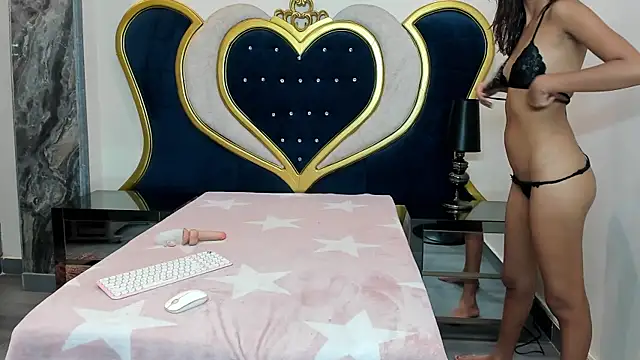 LinaSalazar online show from February 2026 07:21:01 PM