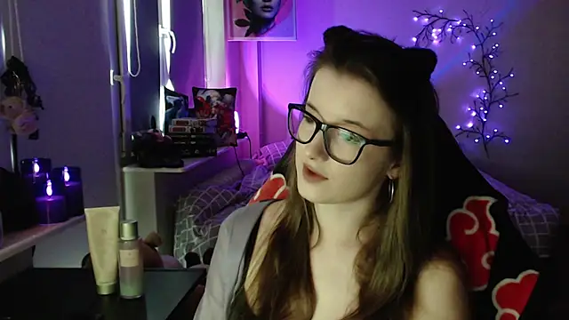 Snapshot of LunaXcherry chatting on April 2026 05:08:02 PM LunaXcherry online show from April 2026 05:08:02 PM