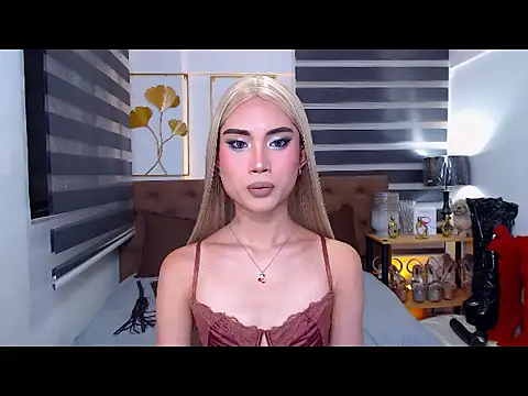 JuicyCockThea online show from May 2026 09:05:02 PM