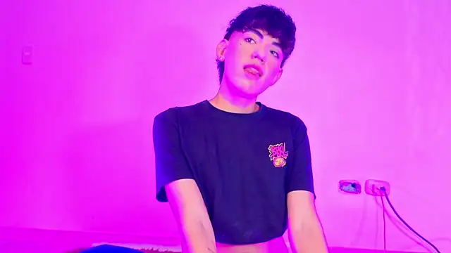 max femboy online show from May 2026 05:49:01 AM