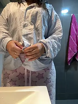 justinahallo online show from July 2026 07:21:01 PM