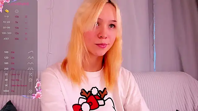 Snapshot of EmilyTrase chatting on February 2026 01:18:02 AM EmilyTrase online show from February 2026 01:18:02 AM