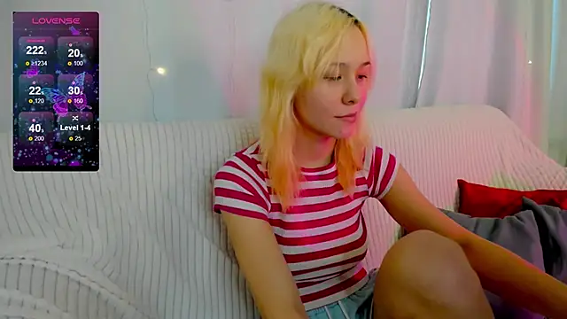 Snapshot of EmilyTrase chatting on March 2026 05:19:01 AM EmilyTrase online show from March 2026 05:19:01 AM