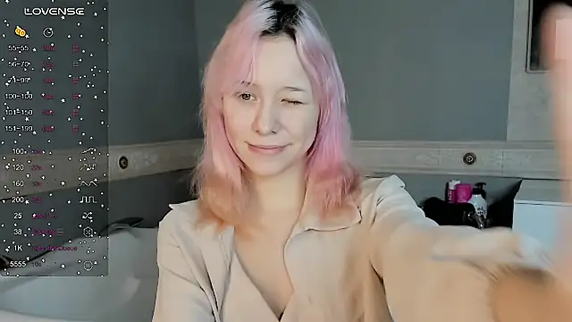 EmilyTrase online show from April 2026 01:11:01 AM