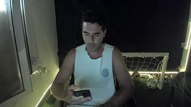 Snapshot of joaquin420_hot chatting on June 2026 01:04:02 PM joaquin420 hot online show from June 2026 01:04:02 PM