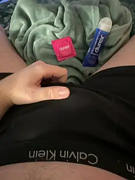 Snapshot of Thomascrtz chatting on February 2026 09:10:02 PM Thomascrtz online show from February 2026 09:10:02 PM