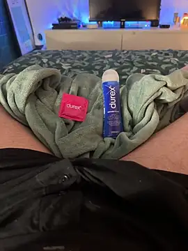 Snapshot of Thomascrtz chatting on February 2026 10:50:02 PM Thomascrtz online show from February 2026 10:50:02 PM