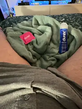 Snapshot of Thomascrtz chatting on March 2026 11:29:02 PM Thomascrtz online show from March 2026 11:29:02 PM