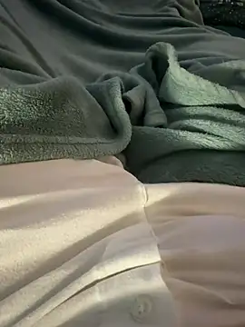 Snapshot of Thomascrtz chatting on March 2026 07:50:01 PM Thomascrtz online show from March 2026 07:50:01 PM