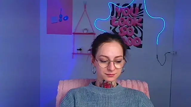 Esmi Winter online show from February 2026 06:10:01 AM