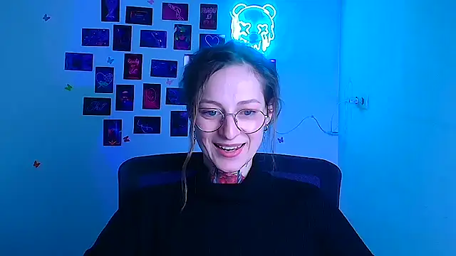 Esmi Winter online show from March 2026 06:20:01 AM