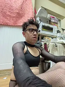 Snapshot of Femboysissy1919 chatting on April 2026 09:39:33 PM Femboysissy1919 online show from April 2026 09:39:33 PM
