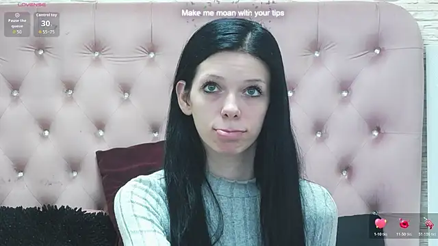 PeachyElla26 online show from March 2026 01:28:01 PM