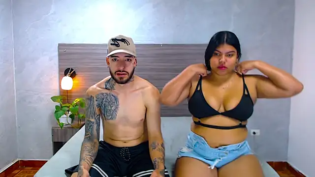 Snapshot of Paulina_And_Tayron chatting on February 2026 12:46:02 PM Paulina And Tayron online show from February 2026 12:46:02 PM