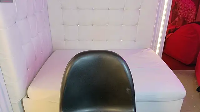 Everlyn sexx online show from March 2026 12:00:02 PM