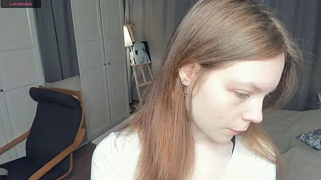 Snapshot of LavenderMitten chatting on June 2026 05:36:02 AM LavenderMitten online show from June 2026 05:36:02 AM