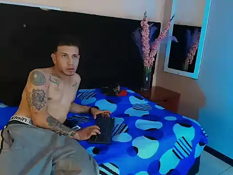 Snapshot of thonixxandluna chatting on February 2026 08:27:02 PM thonixxandluna online show from February 2026 08:27:02 PM