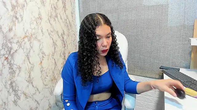 Snapshot of candice_johnss chatting on February 2026 12:44:02 PM candice johnss online show from February 2026 12:44:02 PM