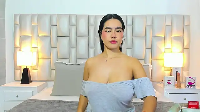 Snapshot of paola_katy_dicks chatting on June 2026 07:50:01 PM paola katy dicks online show from June 2026 07:50:01 PM