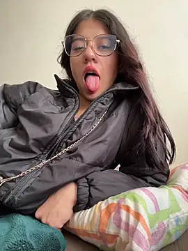 Deva 00 online show from February 2026 10:28:02 PM