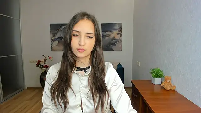 Effy Royse online show from June 2026 05:30:02 PM