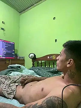 Snapshot of lpm125 chatting on April 2026 04:20:02 AM lpm125 online show from April 2026 04:20:02 AM