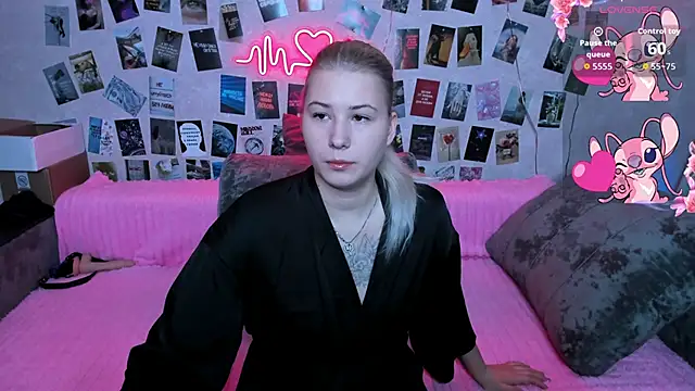 Snapshot of x_Ulya1cutex chatting on March 2026 05:06:01 PM x Ulya1cutex online show from March 2026 05:06:01 PM