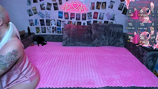 Snapshot of x_Ulya1cutex chatting on March 2026 02:05:02 PM x Ulya1cutex online show from March 2026 02:05:02 PM