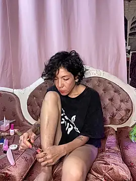 Snapshot of JeanneDuval8888 chatting on February 2026 12:44:02 AM JeanneDuval8888 online show from February 2026 12:44:02 AM