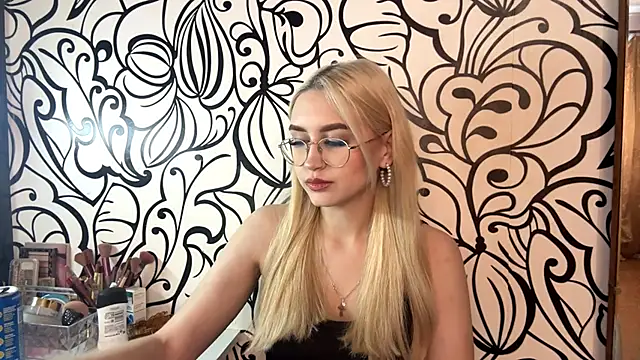 Kat Catherine online show from February 2026 10:25:02 AM