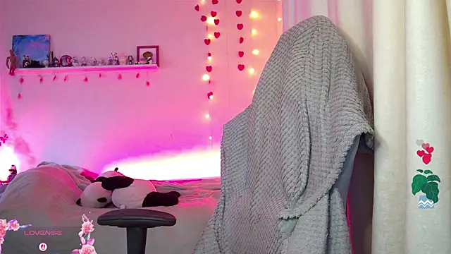 RosieNana online show from April 2026 05:17:01 PM