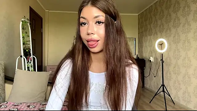Snapshot of You_Club_Winx chatting on June 2026 08:29:01 AM You Club Winx online show from June 2026 08:29:01 AM