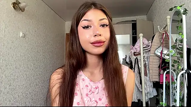 Snapshot of You_Club_Winx chatting on July 2026 08:18:01 AM You Club Winx online show from July 2026 08:18:01 AM