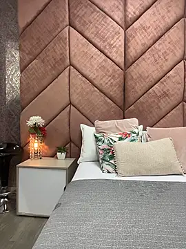 Snapshot of Sunny_Linn chatting on April 2026 12:54:01 PM Sunny Linn online show from April 2026 12:54:01 PM