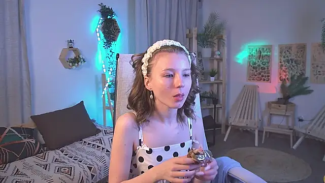 ElliFrankenweenie online show from April 2026 06:24:01 AM