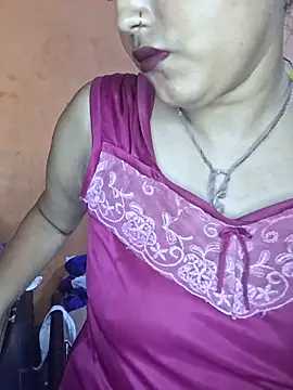 Nency Love143 online show from June 2026 06:13:02 PM