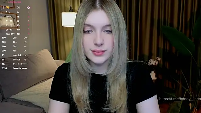 Snapshot of honey_kors chatting on May 2026 04:47:02 PM honey kors online show from May 2026 04:47:02 PM