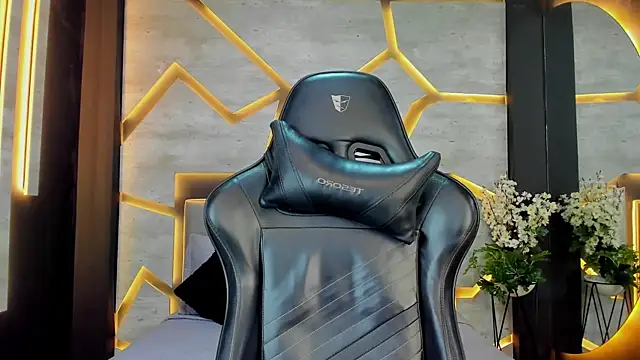 SinLickerr online show from February 2026 07:34:02 PM