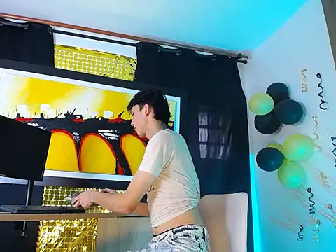 jullian ricci online show from March 2026 07:42:01 PM