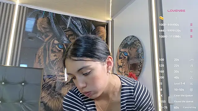  ArianaToroo online show from April 2026 01:22:01 PM