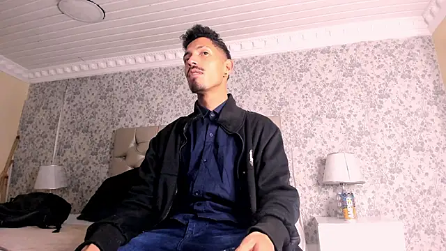 NoaahTylor online show from April 2026 03:04:01 AM