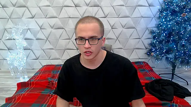 Snapshot of Pure_Aura chatting on February 2026 09:35:01 PM Pure Aura online show from February 2026 09:35:01 PM