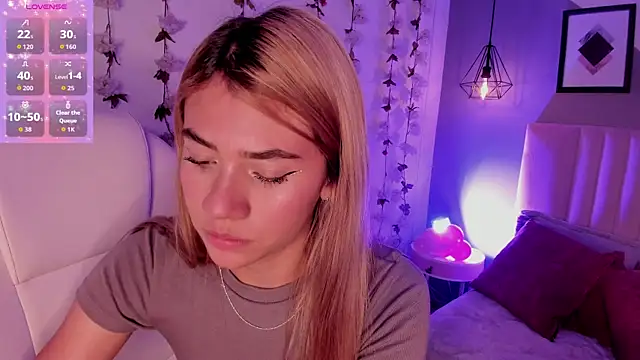 Snapshot of Chris_Velvett chatting on April 2026 07:58:02 PM Chris Velvett online show from April 2026 07:58:02 PM