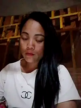 Snapshot of molly-xx chatting on May 2026 03:50:01 PM molly-xx online show from May 2026 03:50:01 PM