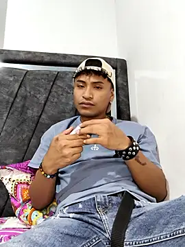 Snapshot of Emadridr chatting on February 2026 06:03:01 AM Emadridr online show from February 2026 06:03:01 AM