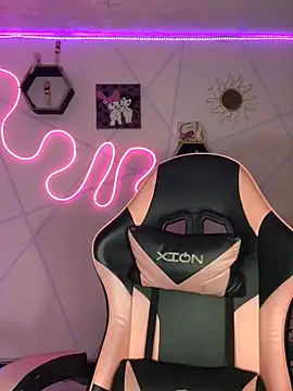 Violeta R  online show from February 2026 12:49:01 PM