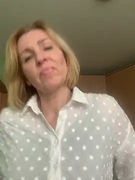 VeltaMur975 online show from February 2026 10:36:02 AM