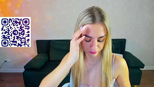 Snapshot of Silen_Tori chatting on May 2026 05:20:02 PM Silen Tori online show from May 2026 05:20:02 PM